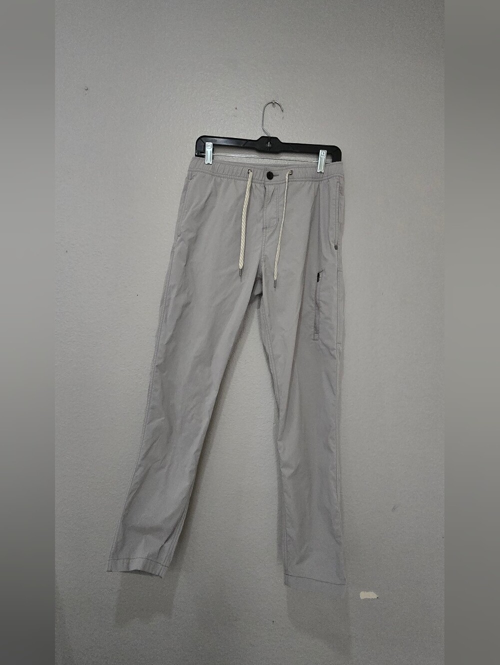 Vuori Technical Climber Pants Mens Small  Light Gray EUC V442